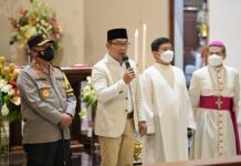 Gubernur Jabar Ridwan Kamil:Misa Di Gereja Aman