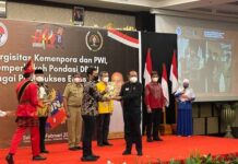 Gubernur dan Ketua KONI Jabar Terima Penghargaan Inisiator Olahraga 2022 Dari Siwo Ketua Umum PWI Atal S Depari