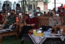 Bupati Indramayu Nina dan Kapolres Lukman Syarif Ikuti Vidcon Vaksinasi Covid-19