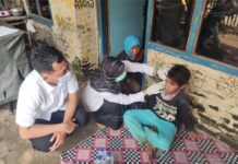 Tim Dok-Maru Puskesmas Cikedung Tangani Pasien Idap Benjolan Mata