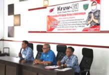 BPR Karya Remaja Indramayu Salurkan Kruwcil Untuk 40 Pedagang