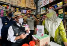 Gubernur Jabar Ridwan Kamil Resmikan Dua Pasar Hasil Revitalisasi di Cirebon