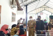 Penerima BPNT Desa Mulyasari Dapat Minyak Goreng