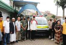 Serahkan Mobil Jenazah dan Salurkan Zakat Mal, Musa Rajekshah: Bantu Pemkab Majukan Karo
