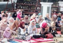 Bupati Shalat Ied Bareng Warga di Alun-alun Indramayu