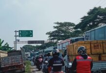 Hari Minggu Puncak Arus Balik Pantura Menuju Jakarta Makin Padat Kendaraan