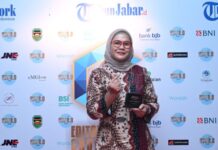 Bupati Indramayu Dianugerahi Penghargaan dari Tribun Jabar