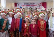 Ritwal Acara Adat Ngarot Desa Tugu