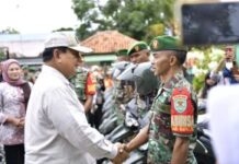 MENHAN PRABOWO SUBIANTO BAGIKAN 20 UNIT SEPEDA MOTOR UNTUK BABINSA INDRAMAYU