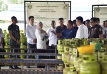 BUPATI INDRAMAYU KUNJUNGI RICE CENTRE DAN SPBE BUMD PT BUMI WIRALODRA INDRAMAYU