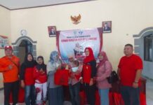 DISDUK P3A KABUPATEN INDRAMAYU SALURKAN MAKANAN TAMBAHAN BERGIZI