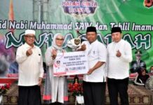 PEMKAB INDRAMAYU SERAHKAN INSENTIF GURU MDTA