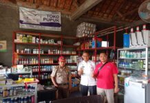 CAMAT GABUSWETAN MONITORING KETERSEDIAAN PUPUK BERSUBSIDI