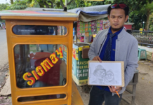 Pedagang Somay Unik:Jualan Dengan Menggunakan Blezer Dan Dasi Sambil Menyalurkan Hobi Melukis