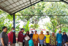 Pemcam Bangodua Laksanakan Jumat Berkah Di Desa Mulyasari