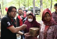 ANGGOTA DPR RI KOMISI IV FRAKSI PDIP ONO SURONO ST APRESIASI BUPATI INDRAMAYU NINA AGUSTINA TURUNKAN ANGKA KEMISKINAN