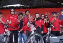 KEGIATAN ANGGOTA DPR RI ONO SURONO BERSAMA BUPATI NINA AGUSTINA IKUTI SENAM SICITA