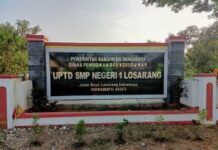 KEPALA SEKOLAH SMP NEGERI 1 LOSARANG TERAPKAN SISTEM AJAR EDUKATIF DAN RELIGI