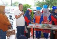 Kepala Dinas Perikanan Dan Kelautan Indramayu Motivasi Usaha Bakso Ikan