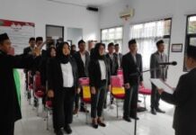 18 PANWASLU DESA/KELURAHAN SE-KECAMATAN INDRAMAYU RESMI DILANTIK