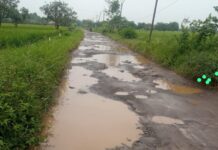 OMONGAN LU BUKTIKAN: Rakyat Desak Perbaikan Rusak Seperti Kubangan Kerbau Jalan Jayamulya Kroya…!