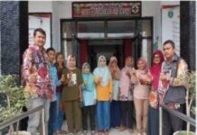 Kepala Puskesmas Juntiyuat Gelar Bhakti Sosial Peringati Hari Perempuan Sedunia
