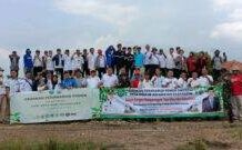 Kanwil Dinas Perhutani Provinsi Jabar Dengan Pemuda Tanam Pohon Peringati Hari Desa Nusantara