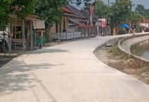 Warga Desa Waru Adakan Syukuran Karena Jalannya Sudah di Perbaiki