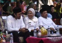 Anggota DPR RI Ono Surono Dengan Nina Agustina Hadir Peringatan Isra Mi,raj Menyambut Bulan Suci Ramadhan