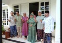 Bupati Nina Agustina Kunjungan Idul Fitri Ke Rumah Anna Sopanah Mantan Bupati Indramayu