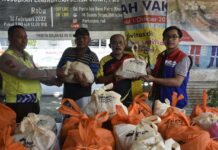 PT KPI UNIT VI BALONGAN BERI SANTUNAN SEMBAKO UNTUK 4 DESA KHUSUS RING 1