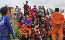 Timsar Gabungan Lakukan Pencarian Korban Terseret Arus Sungai Cikandung Mekarwaru Gantar