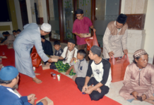 Pertamina RU VI Sediakan Iftar Untuk Ratusan Orang Di Masjid Komplek Perumahan Bumi Patra