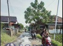KAPAN DIPERBAIKI..?Jalan Rusak Menuju Perumnas Kota BP Pabean Kencana Desa Pabean Udik Indramayu
