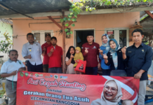 Camat Bangodua Adakan Pembagian Bingkisan Tambahan Makanan Balita Bergizi Untuk Cegah Stunting