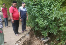 Camat Kroya A Syafruddin AS MM Kontrol Senderan Rusak Di kali Cilelanang