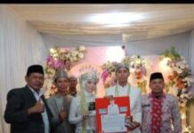 Pasangan Pengantin Margamulya Bongas Dapat Berkah Dari Dukcapil