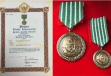 Presiden Jokowi Sematkan Tanda Kehormatan Satyalencana Wira Karya Buat Bupati Indramayu Nina Agustina