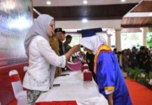 Bupati Nina Agustina Wisuda 998 Santri MDTA Se Kabupaten Indramayu