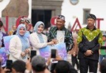 Ketua Dekranasda Provinsi Jabar Atalia Prataya Batik Complongan Indramayu Jadi Motif Terbaik