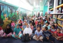 Dinas Perpustakaan Dan Arsip Indramayu Dengan Klub Literasi Big Cirebon Ajak Anak Giat Membaca