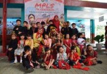 TK Cendikia Bumi Patra Kegiatan MPLS Kenalkan Kesenian Tradisional