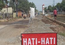 Kepala Desa Rehabilitasi Jalan Desa Sumber Dana Desa Tahun 2023