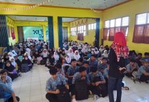 PPWI Indramayu Memberikan Pemahaman UU ITE Ke MPLS di SMA Negeri 1 Kedokan Bunder
