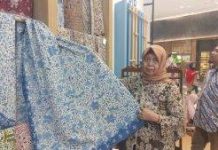 Ibu Iriana Jokowi Terkesan Produk Dermayu Batik Lokcan Sekar Niem Dan Iwak Etong