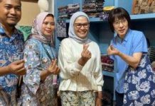 WOW Nina :Pemasaran Batik Dermayu Jaring Pelanggan Negara Jepang