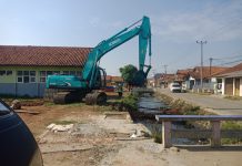 Pemilik Bangunan Di Hamparan Tanggul Cimanuk Cimanuk Kecamatan Sindang Berstatus Siap Bongkar