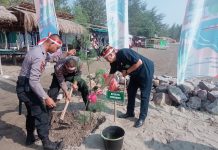 Kegiatan Penghijauan Dini Nasional Di Pantai Wisata Tirta Ayu Balongan Indramayu