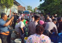 Polres Indramayu Berikan Bantu Air Bersih Sebanyak 23 Ribu Liter Di Desa Kerangkeng