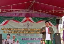 KH Mustofa Lantik MWC Nahdatul Ulama Lelea